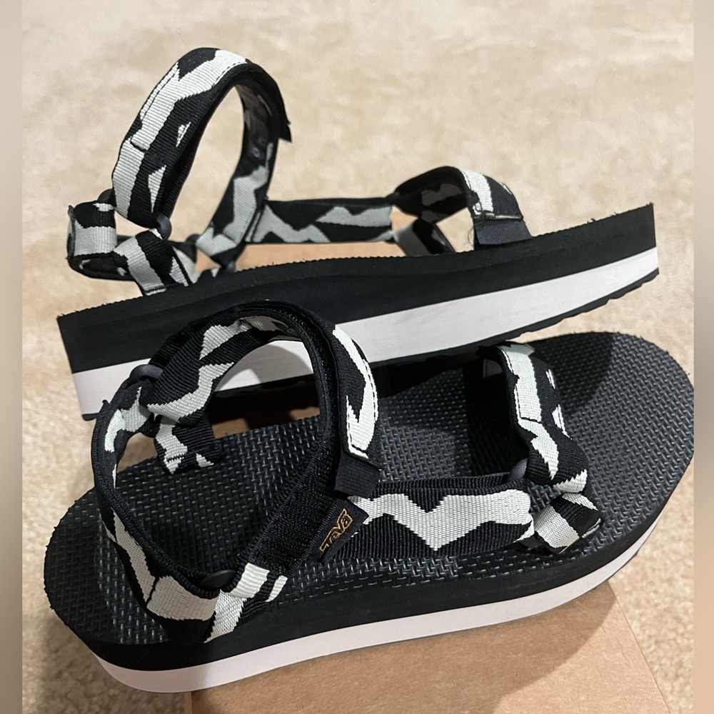 *NEW* Teva Universal Flatform